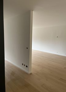 Application d’enduit taloché, ciré et décoratif